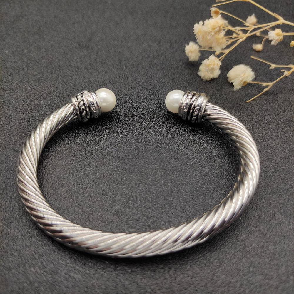 David Yurman 7mm rotating pearl bracelet - Picture 5 of 7